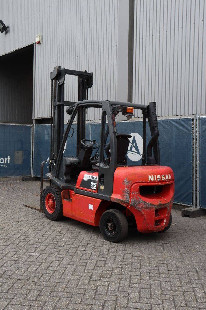Heftruck Nissan FD02A25Q Diesel 2500kg 4.75m
