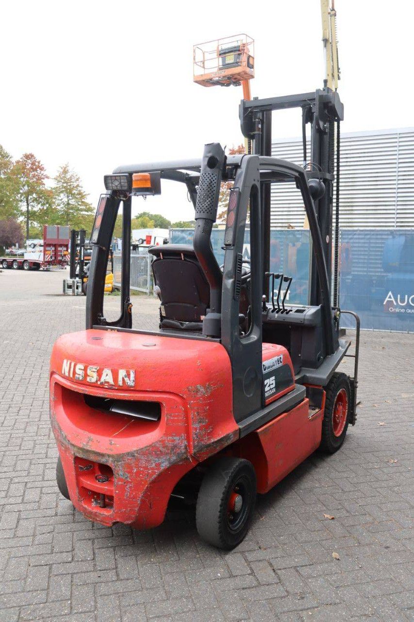 Heftruck Nissan FD02A25Q Diesel 2500kg 4.75m