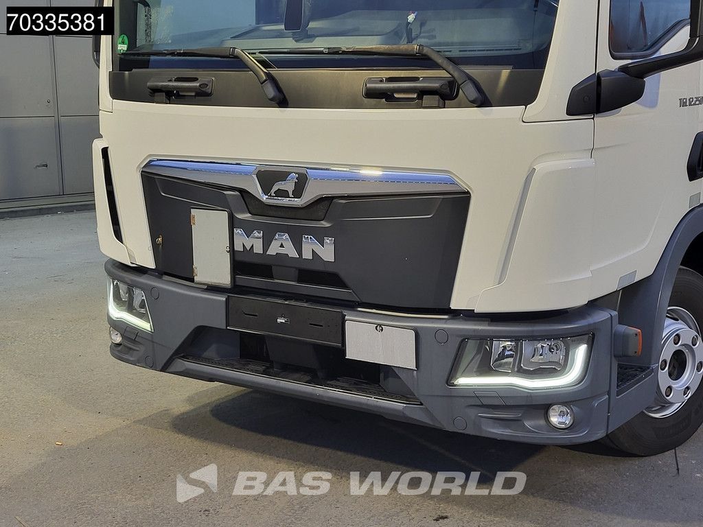 MAN TGL 12.250 4X2 12tonner 6-cylinder 1500kg ladebordwand Automatic Euro 6