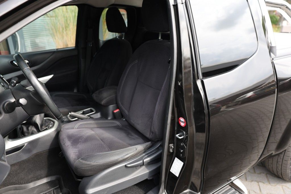 Nissan Navara 2.3 DCI X-TRA CAB 4WD VAN