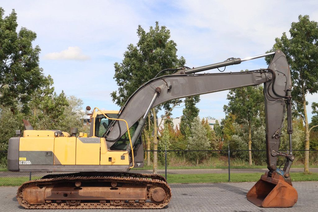 Volvo EC220D L | BUCKET | QUICK COUPLER | CENTRAL LUBE