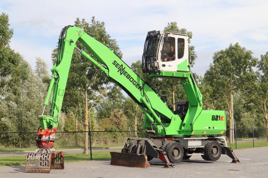 Sennebogen 821 E | SORTING GRAB | GOOD CONDITION