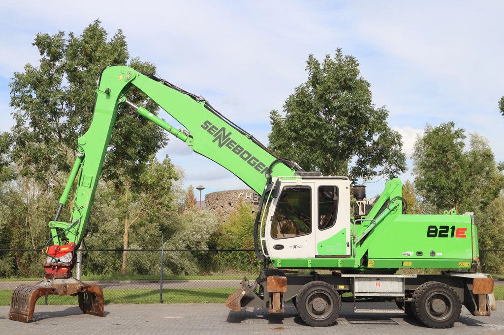 Sennebogen 821 E | SORTING GRAB | GOOD CONDITION