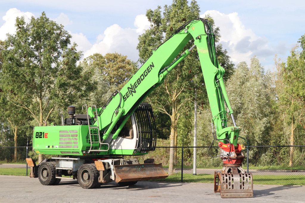 Sennebogen 821 E | SORTING GRAB | GOOD CONDITION