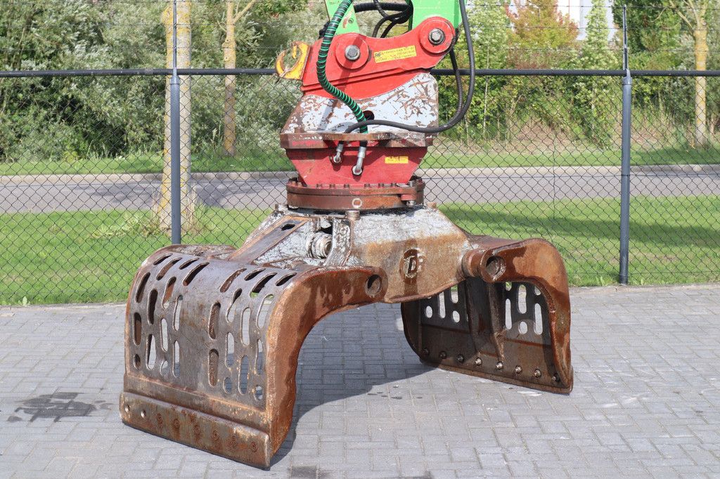 Sennebogen 821 E | SORTING GRAB | GOOD CONDITION