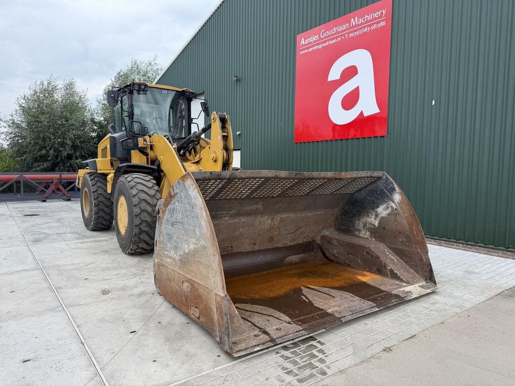 Caterpillar 938M wheel loader