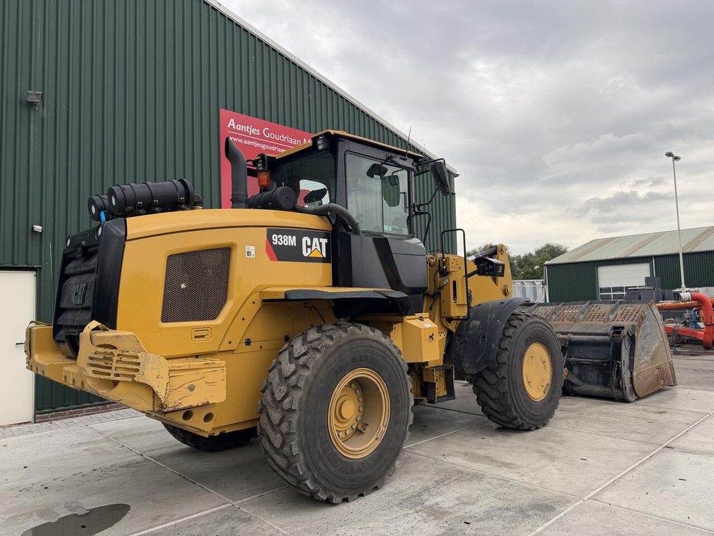 Caterpillar 938M wheel loader