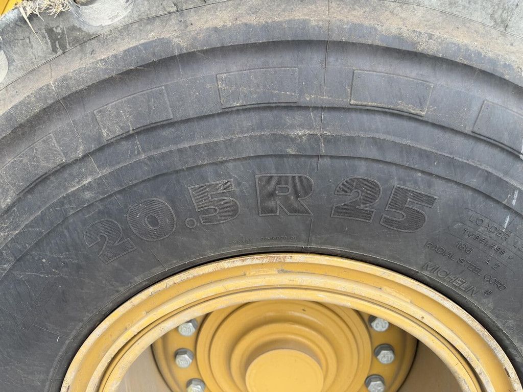 Caterpillar 938M wheel loader