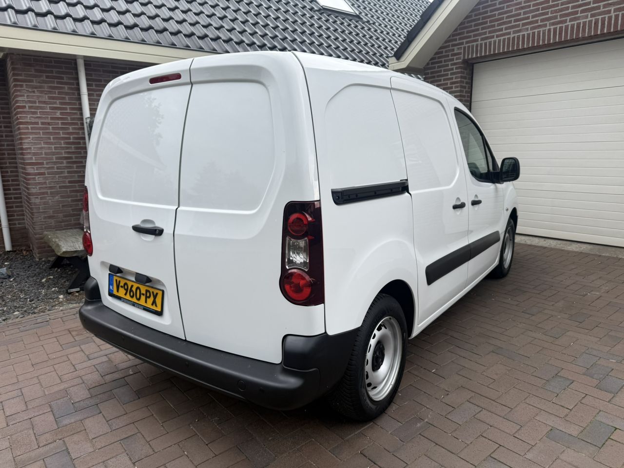 Peugeot Partner koel / vries auto tot min 20