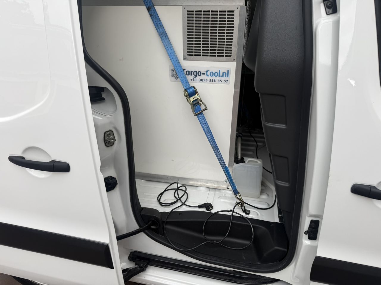 Peugeot Partner koel / vries auto tot min 20