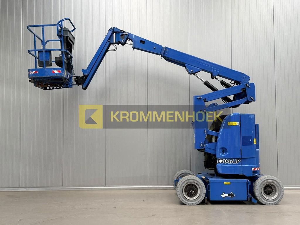 JLG E 300 AJP 3D KH10320
