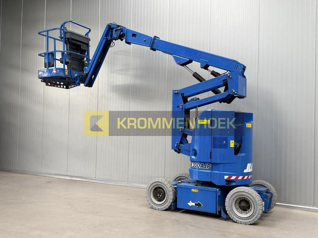 JLG E 300 AJP 3D KH10320