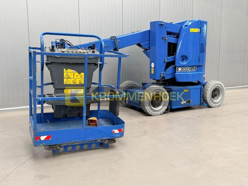 JLG E 300 AJP 3D KH10320