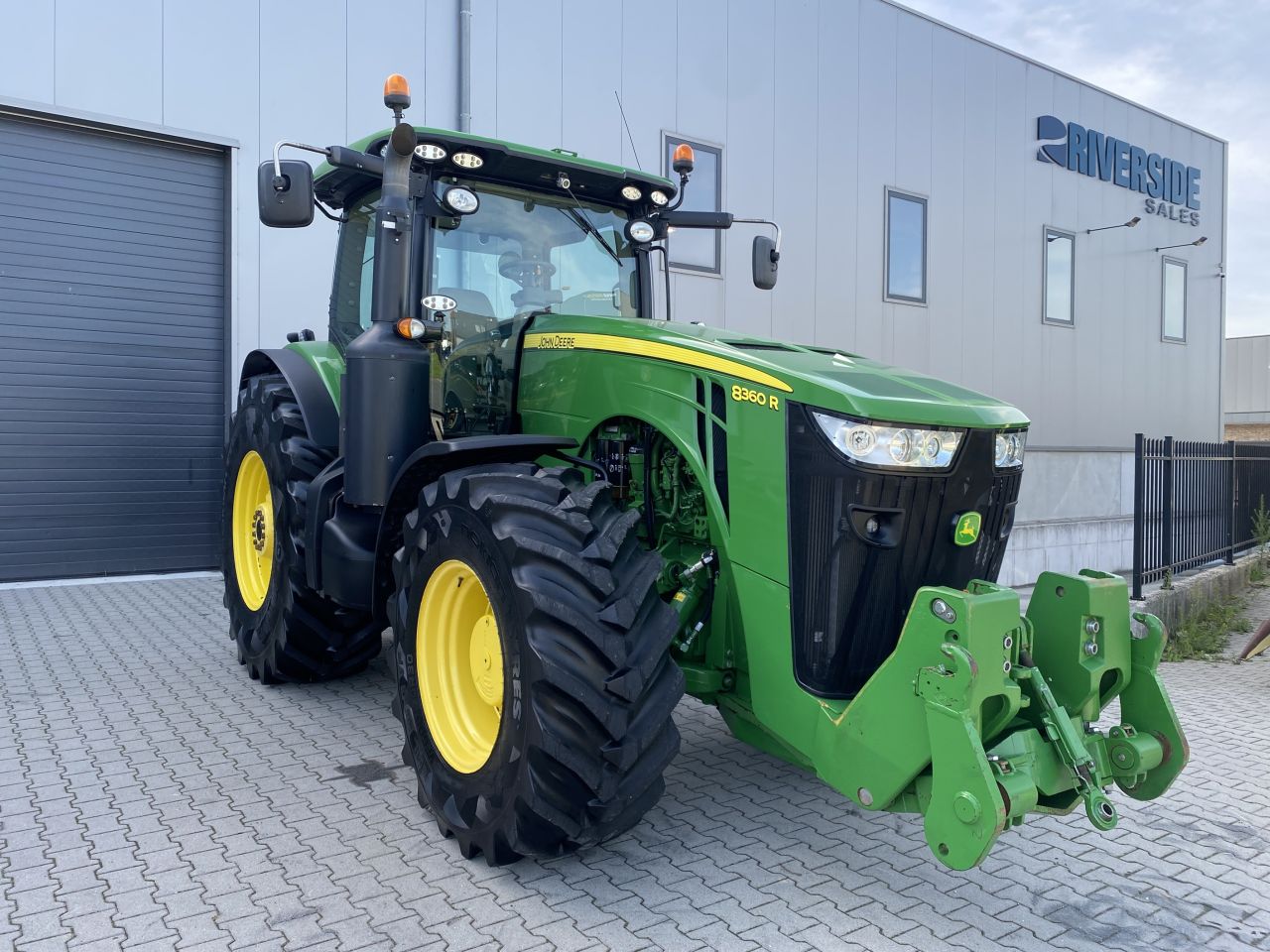 John Deere 8360R met achteruitrij-inrichting