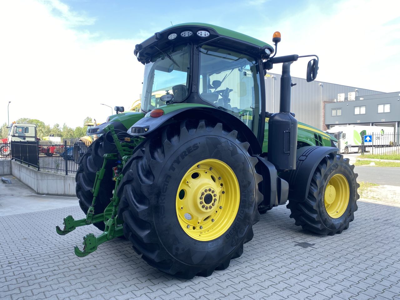 John Deere 8360R met achteruitrij-inrichting