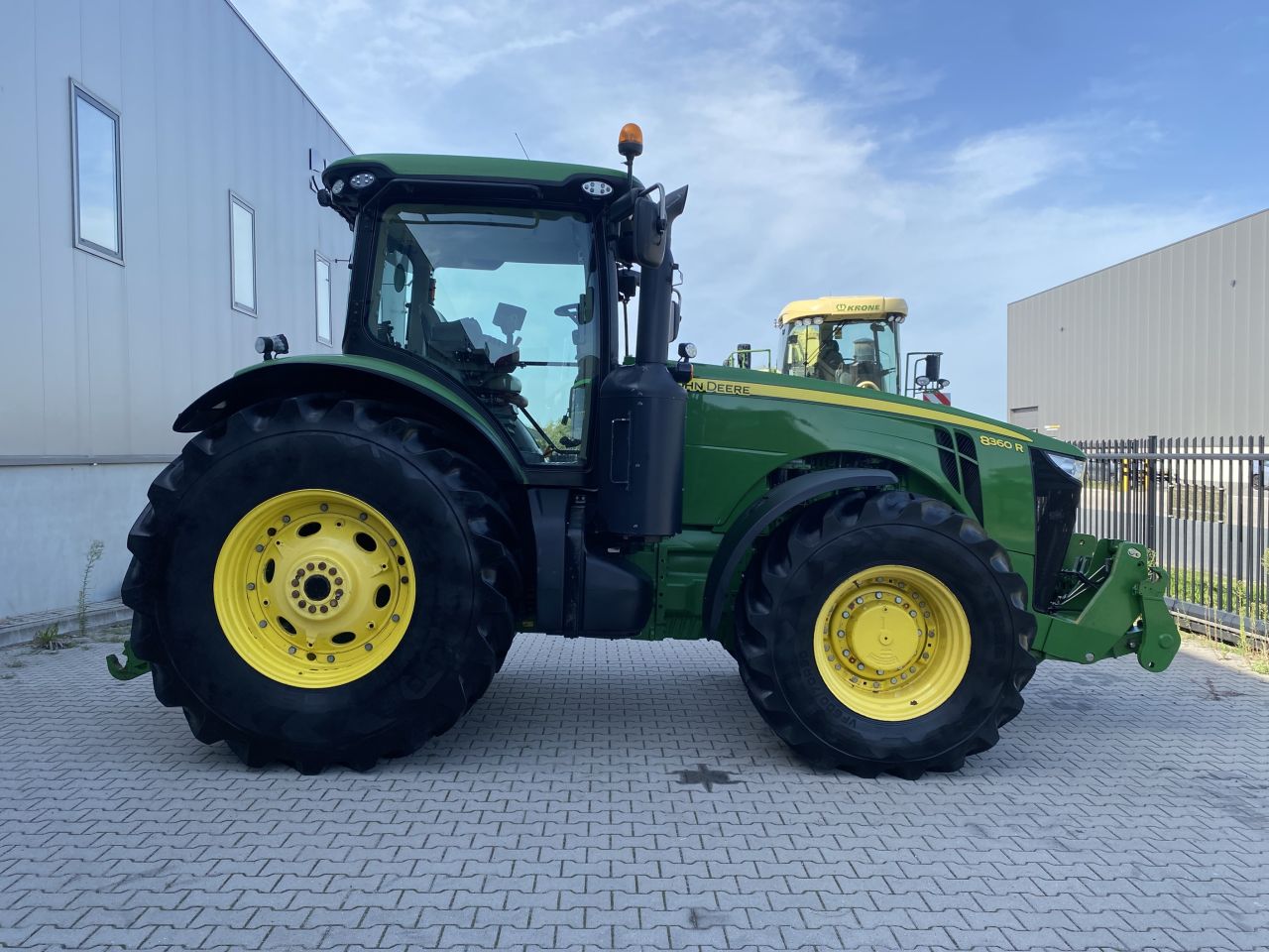 John Deere 8360R met achteruitrij-inrichting