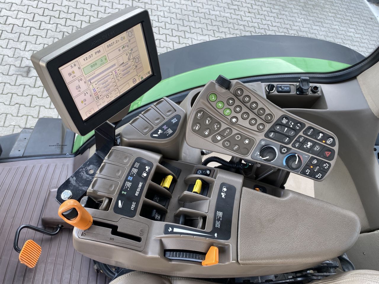 John Deere 8360R met achteruitrij-inrichting