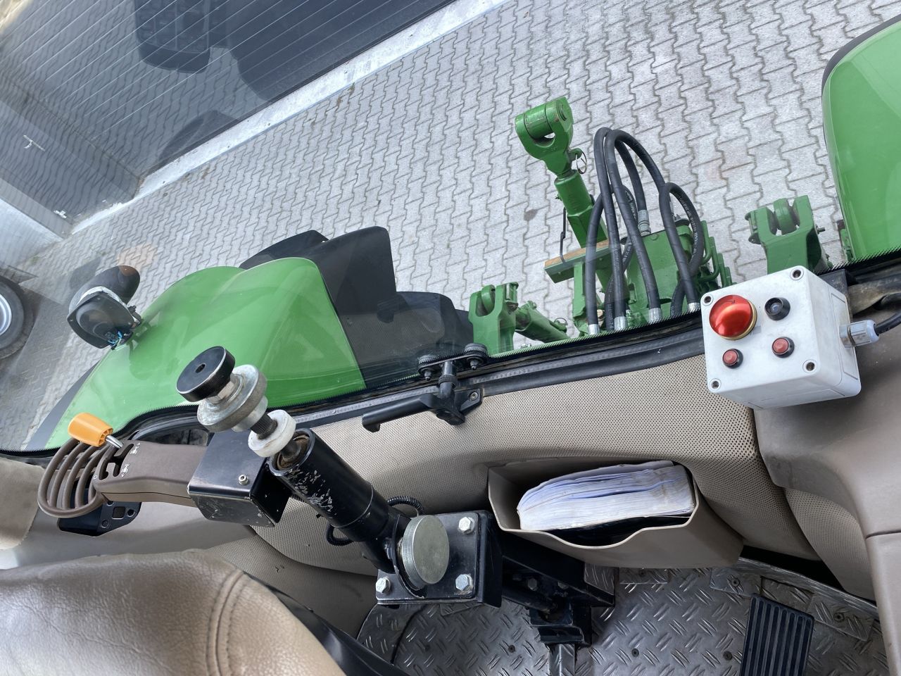 John Deere 8360R met achteruitrij-inrichting