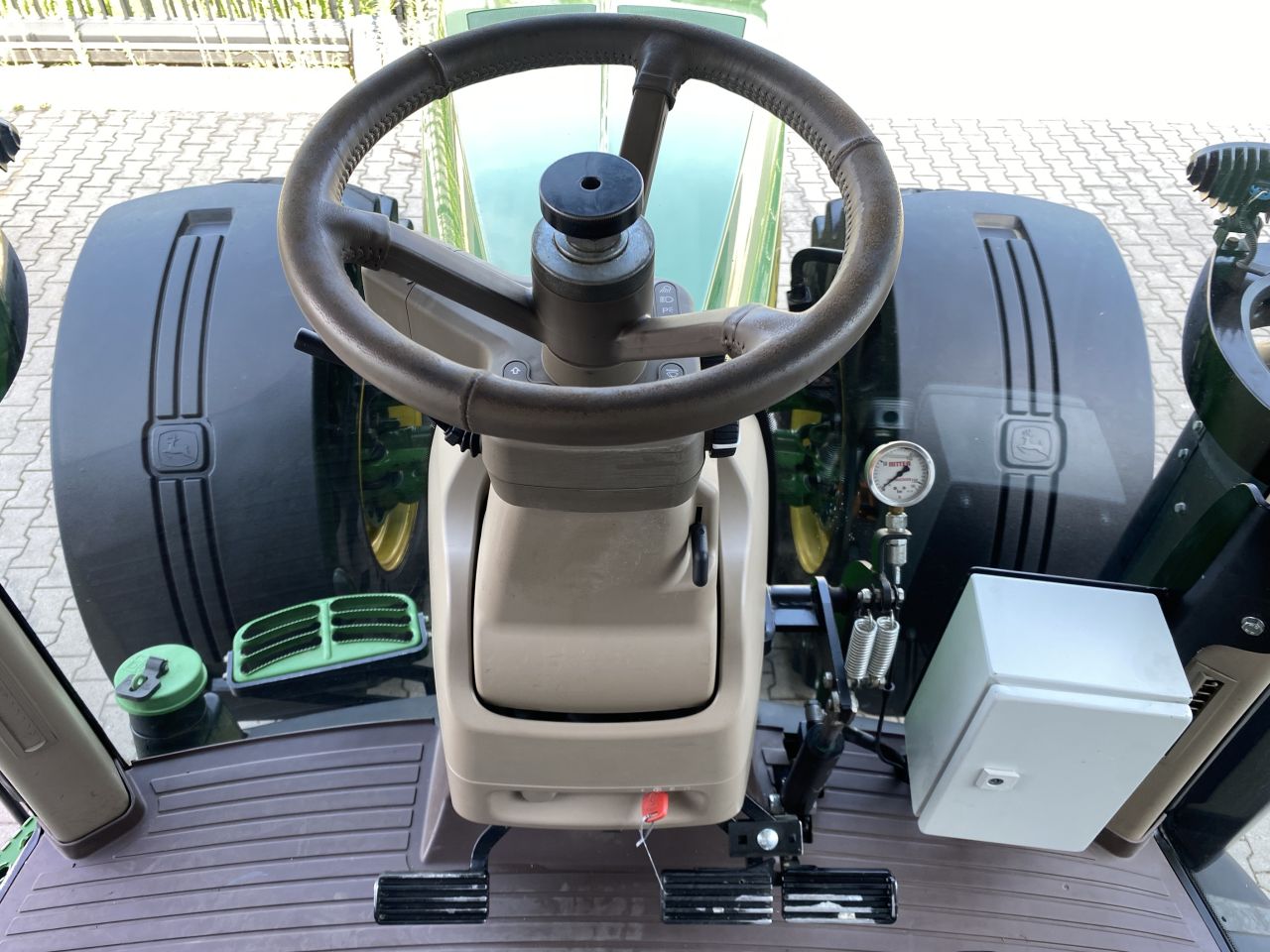 John Deere 8360R met achteruitrij-inrichting
