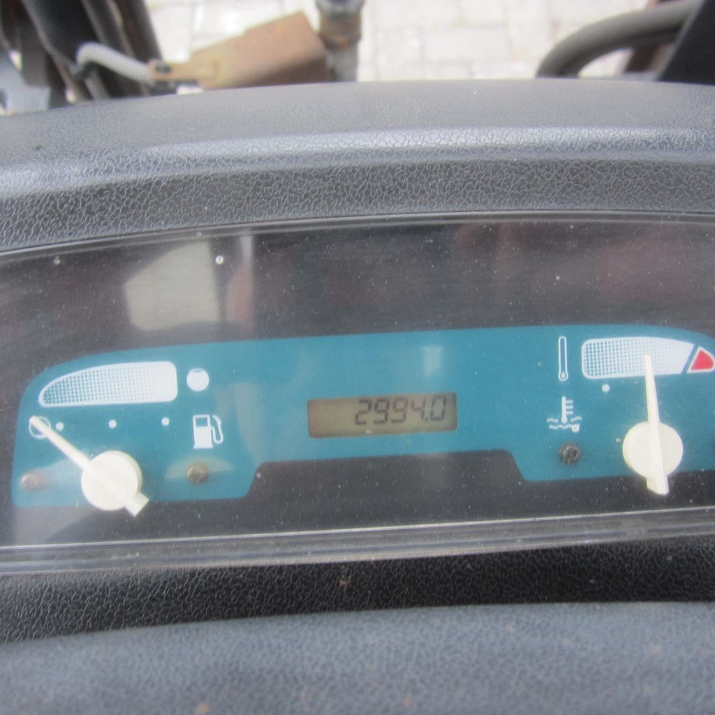 Toyota FG25, LPG gas, triplex, side shift.