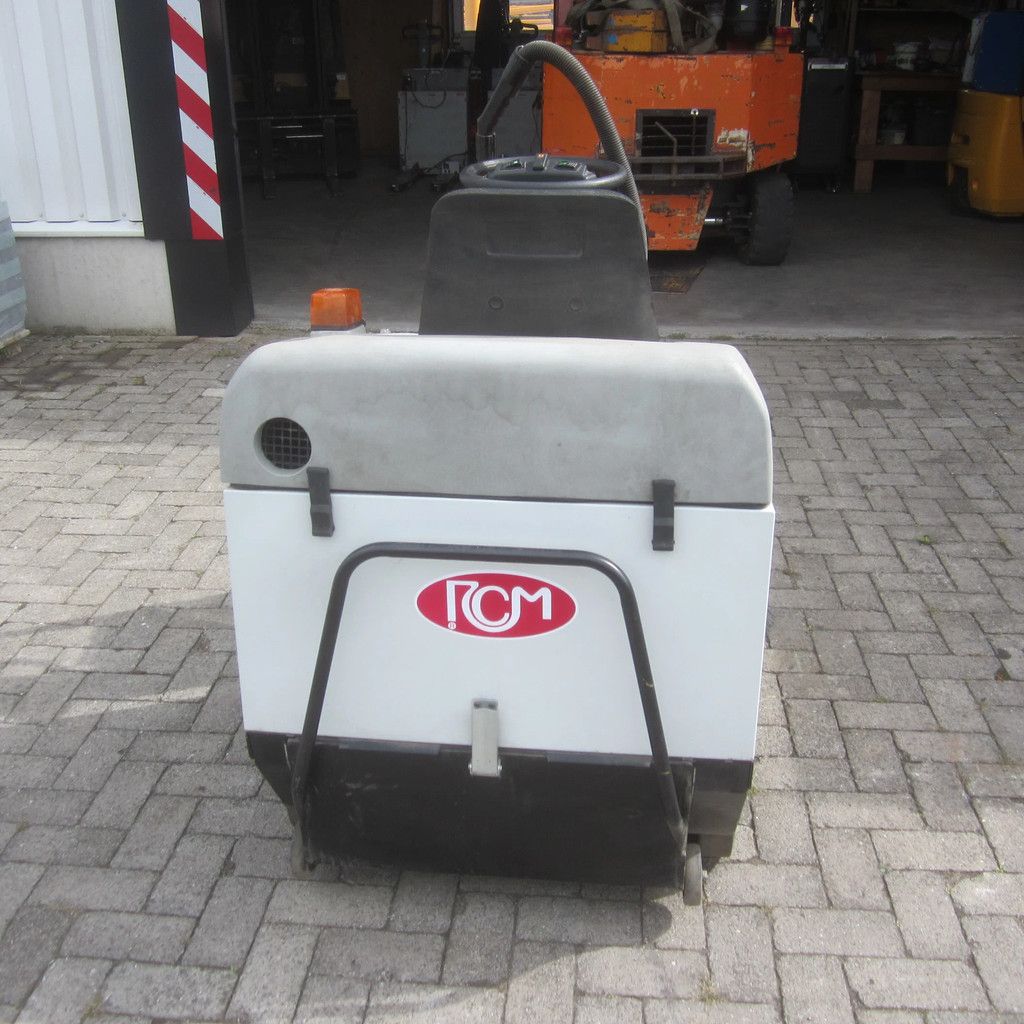 RCM Slalom, zitveegmachine elek., veegbreedte 1.20 mtr.