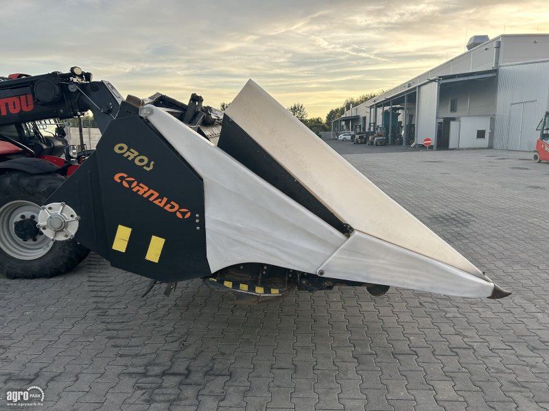 Oros Cornado 4+2x2+QSA 8-row, folding-frame corn header, for John Dee