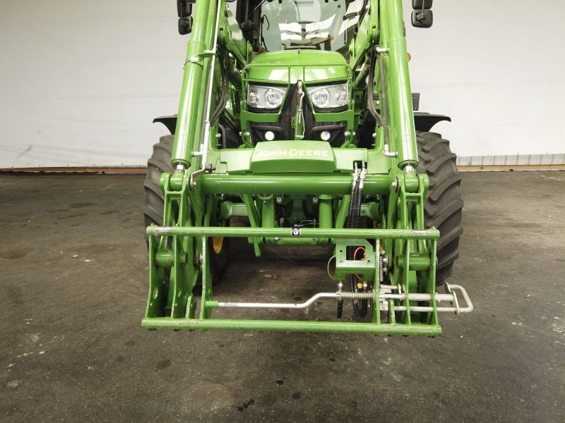 John Deere 6130M