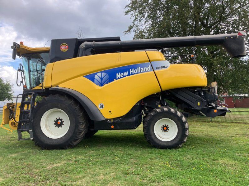 New Holland CR 9060