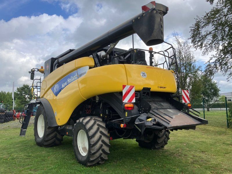New Holland CR 9060