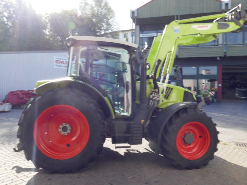 Claas Arion 440 CIS PANORAMIC Frontlader FL100