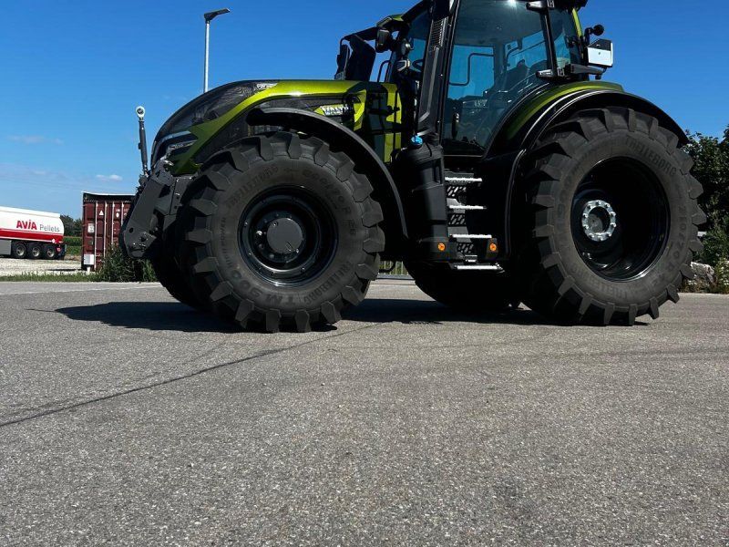 Valtra Q245