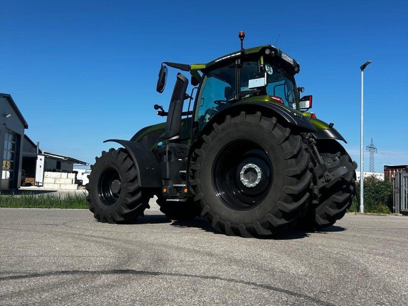 Valtra Q245