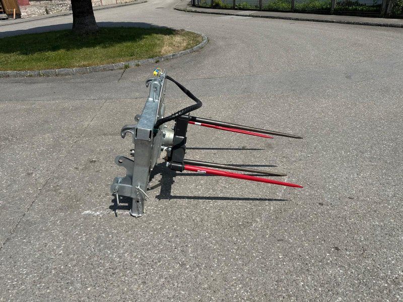 Fliegl Rundballenabwickler