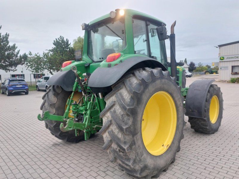 John Deere 6830