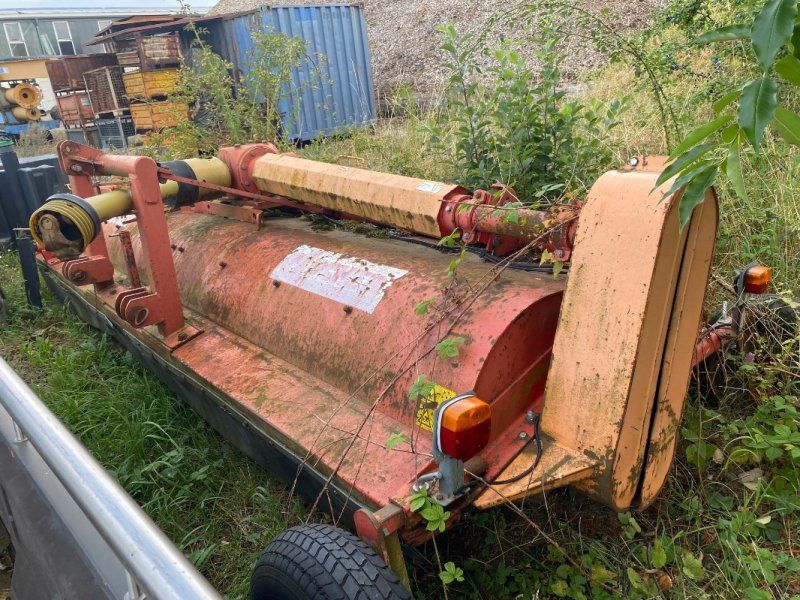 Dücker UM 40