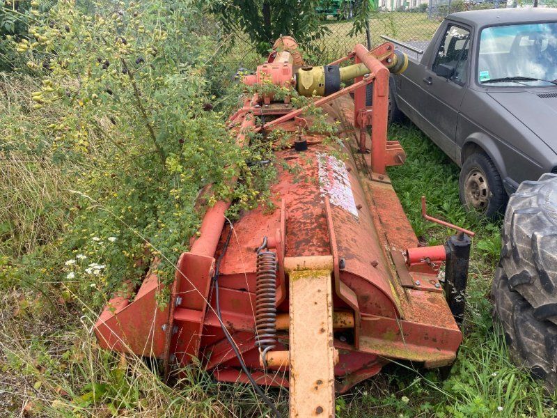 Dücker UM 40
