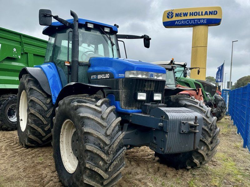 New Holland 8770