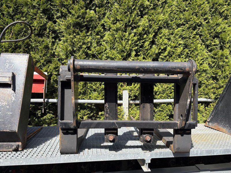 Manitou Staplergabel mit Ballenspies
