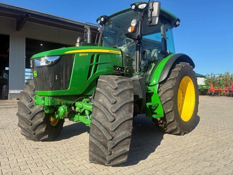 John Deere 5100R
