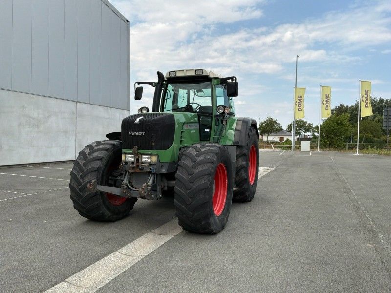 2003 Fendt Favorit 930 V Four-Wheel-Drive Tractor