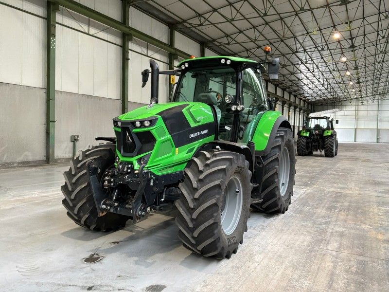 Deutz-Fahr Agrotron 6165 RC-Shift, landwirtschaftlicher Traktor mit Allradantrieb
