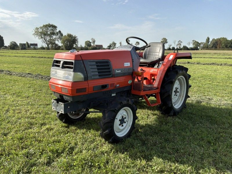 Kubota Grandel GL220 Four-Wheel-Drive Mini Tractor