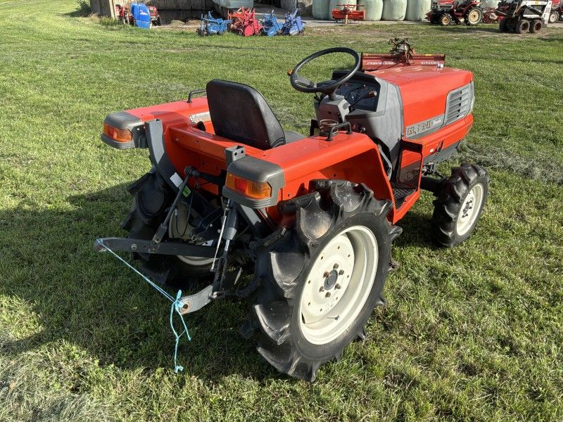 Kubota Grandel GL220 Four-Wheel-Drive Mini Tractor