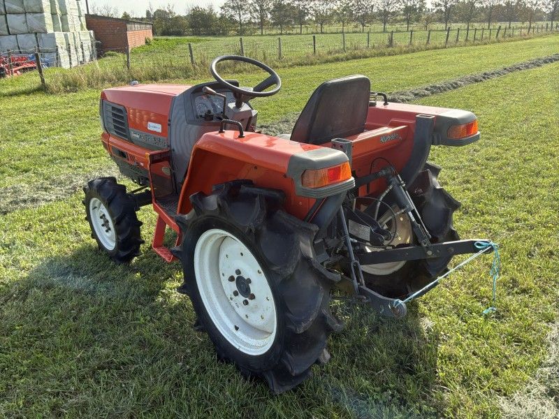 Kubota Grandel GL220 Four-Wheel-Drive Mini Tractor