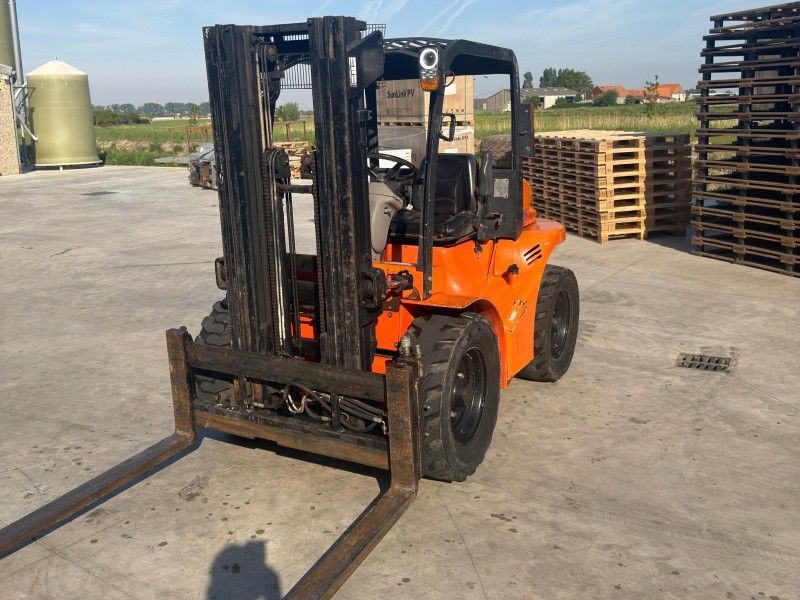 Mast Explorer 15 – Geländestapler mit Allradantrieb
