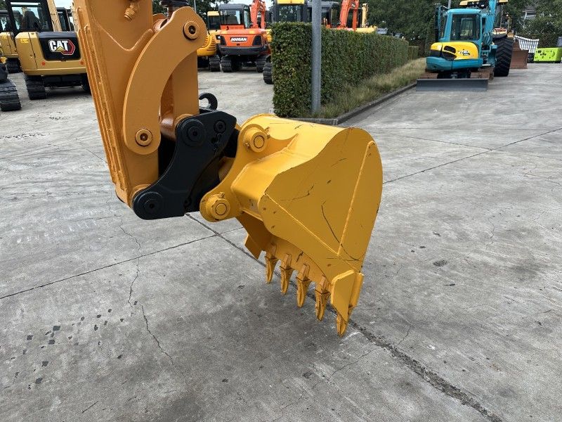 2016 Hyundai R60VS Midi Excavator