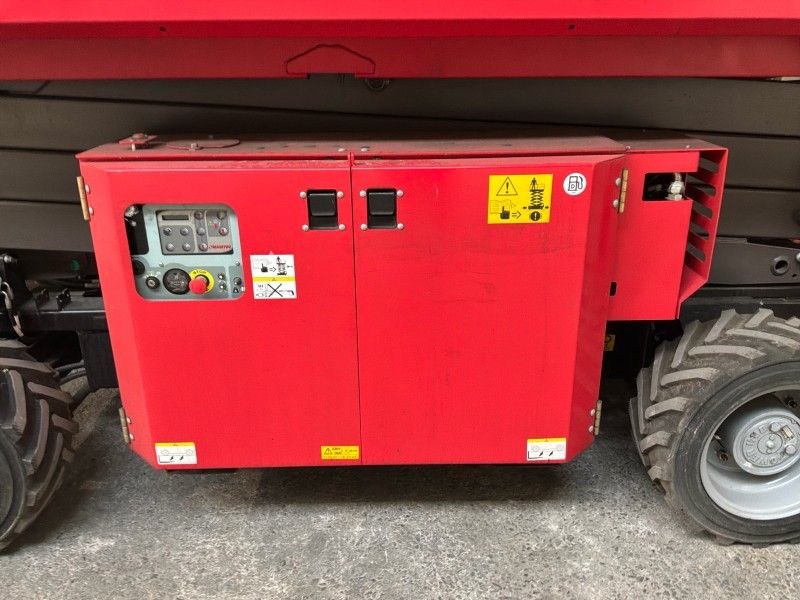 2025 Manitou 120 SC2 Scherenhebebühne (neuwertig)