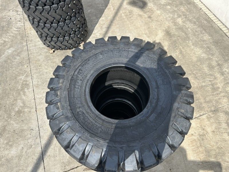 Forcestone 23.5-25 Wiellader banden (ongebruikt) (4x)