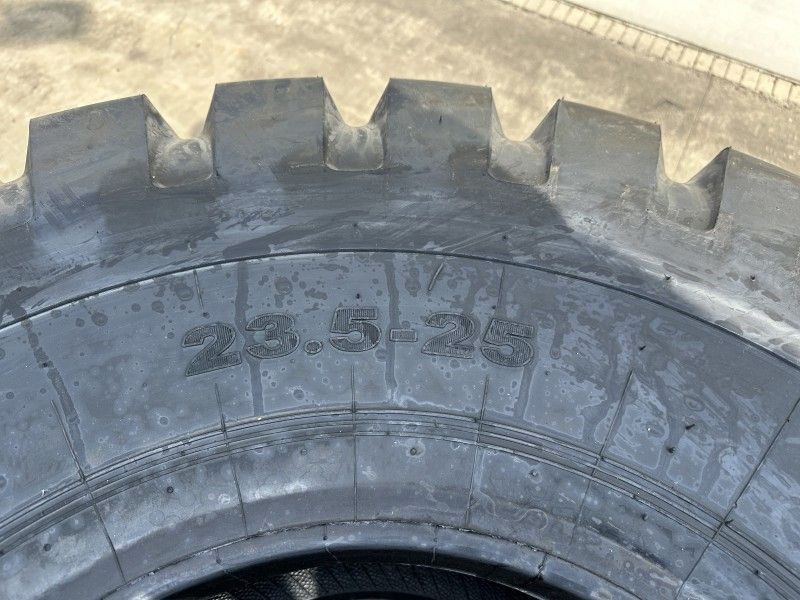 Forcestone 23.5-25 Wiellader banden (ongebruikt) (4x)