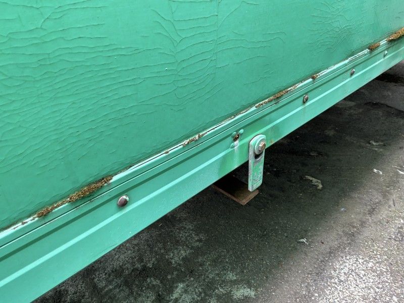 Wechselbehälter mit Seitentüren